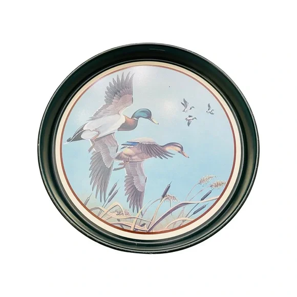 AVON | Mallards in Flight Chesapeake Collection - Picture 1 of 2